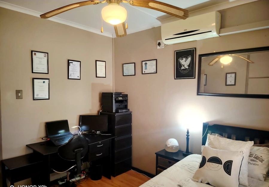 4 Bedroom Property for Sale in Beacon Bay Eastern Cape